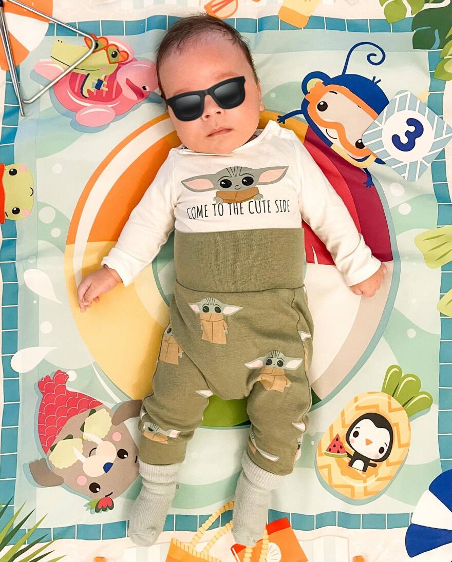 Λάουρα Νάργες και Χρήστος Σαντικάι: Η οικογενειακή φωτογραφία και οι ευχές για τη γιορτή του τραγουδιστή