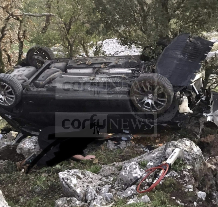 Αυτοκίνητο έπεσε σε γκρεμό στον Παντοκράτορα της Κέρκυρας - Σώοι οι επιβαίνοντες