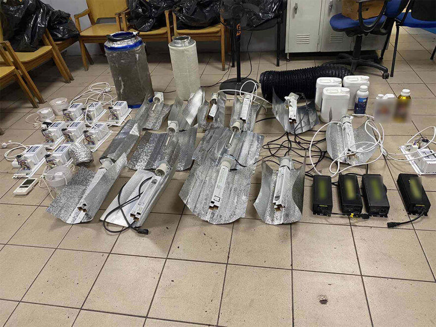 Θεσσαλονίκη: 33χρονος είχε στήσει εργαστήριο καλλιέργειας κάνναβης στο σπίτι του