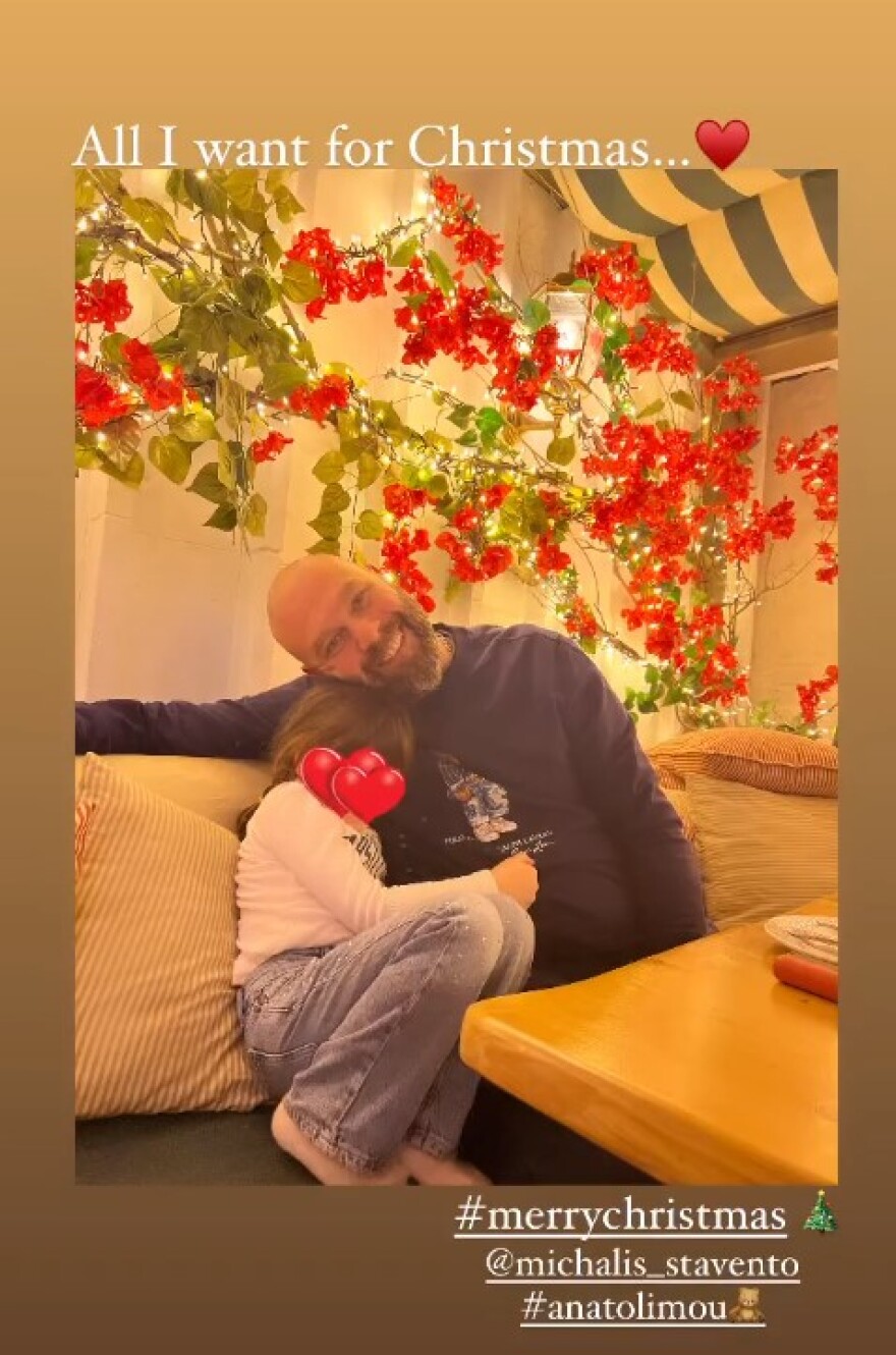 Ήβη Αδάμου: Ευχήθηκε «χρόνια πολλά» με μία οικογενειακή φωτογραφία