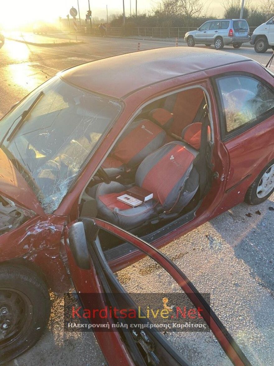 Τροχαίο στην Καρδίτσα: Νεκρή 58χρονη μετά από σύγκρουση δύο ΙΧ