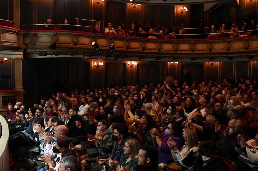 Τους «Βρυκόλακες» στο Εθνικό είδε ο Νίκος Ανδρουλάκης 