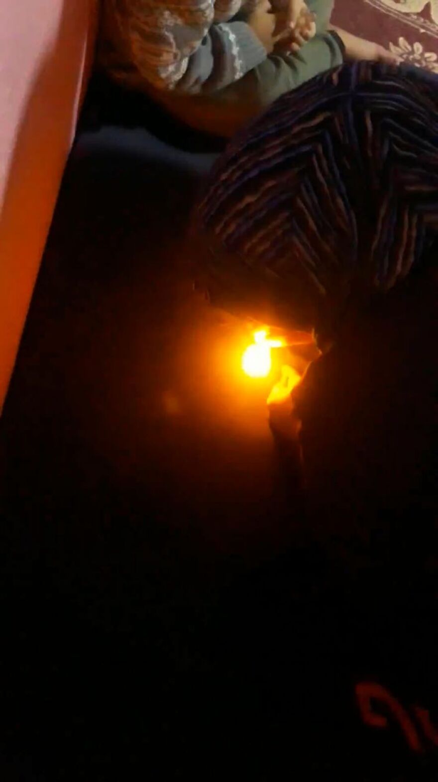 Τουρκία: Γονείς-τέρατα στην Προύσα έκλειναν με ταινία το στόμα των παιδιών τους και τα έκαιγαν με αναπτήρα