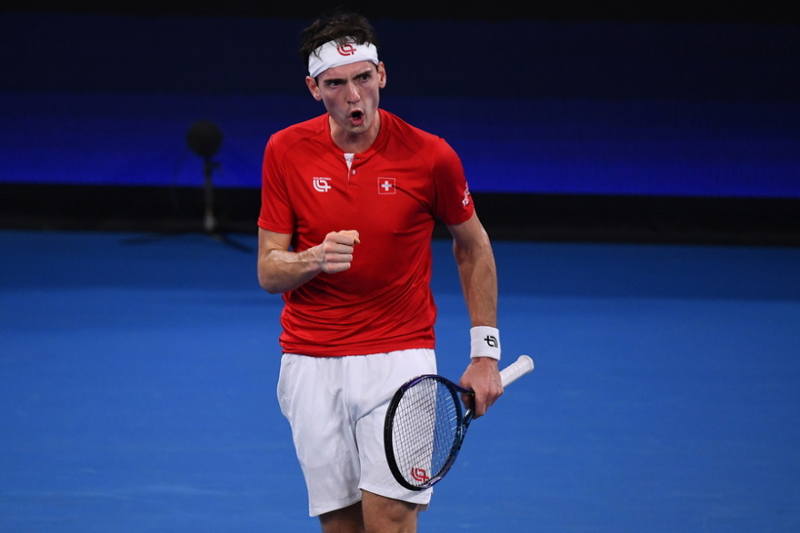 United Cup: Με το δεξί αλλά χωρίς την ελληνική σημαία στη φανέλα ο Τσιτσιπάς 