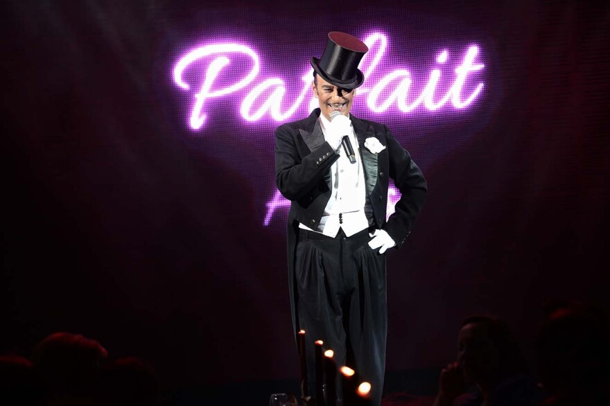 Τα καμπαρέ σόου της Αθήνας και ο Έλληνας του Crazy Horse