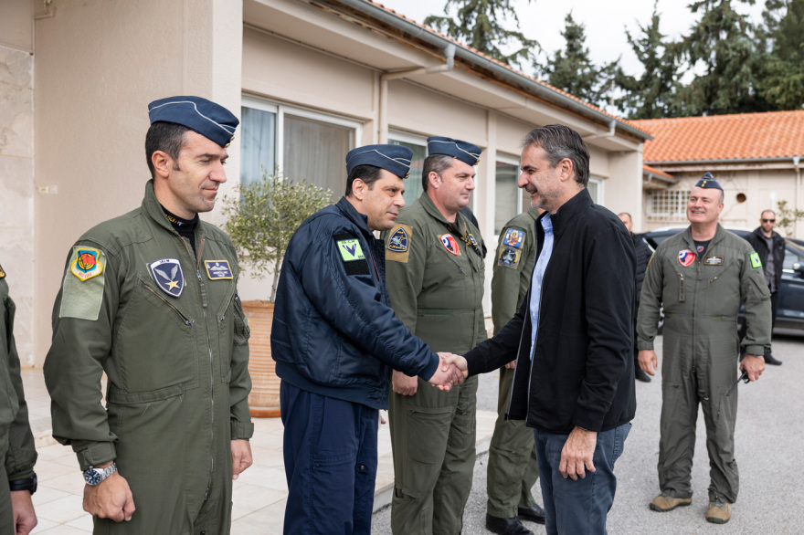 Κυριάκος Μητσοτάκης: Επισκέφθηκε την 115 Πτέρυγα Μάχης στα Χανιά