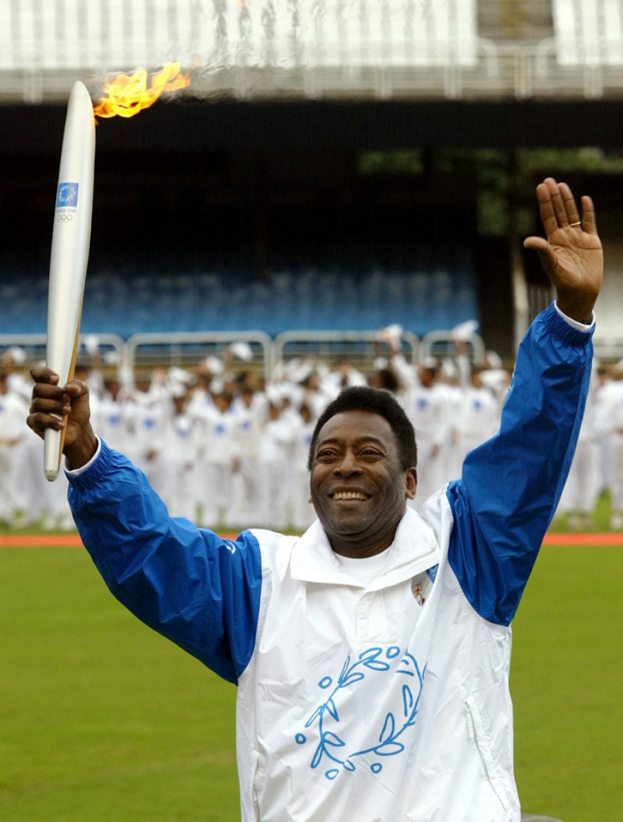 Πέθανε ο «βασιλιάς» Πελέ - Θρήνος στο παγκόσμιο ποδόσφαιρο 