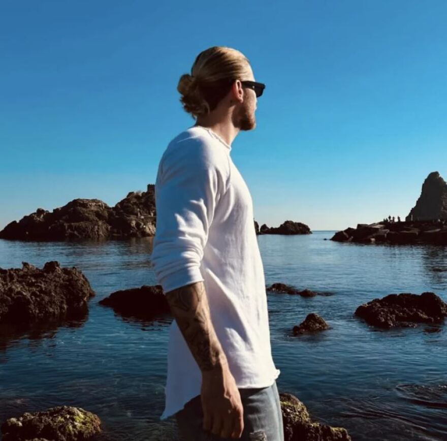 Ντιλέτα Λεότα: Η καλλονή αθλητικογράφος πήγε τον Κάριους στους Σικελούς γονείς της