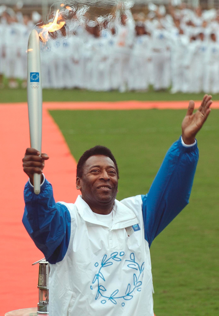 Πελέ: Όταν μετέφερε την Φλόγα των Ολυμπιακών Αγώνων του 2004 