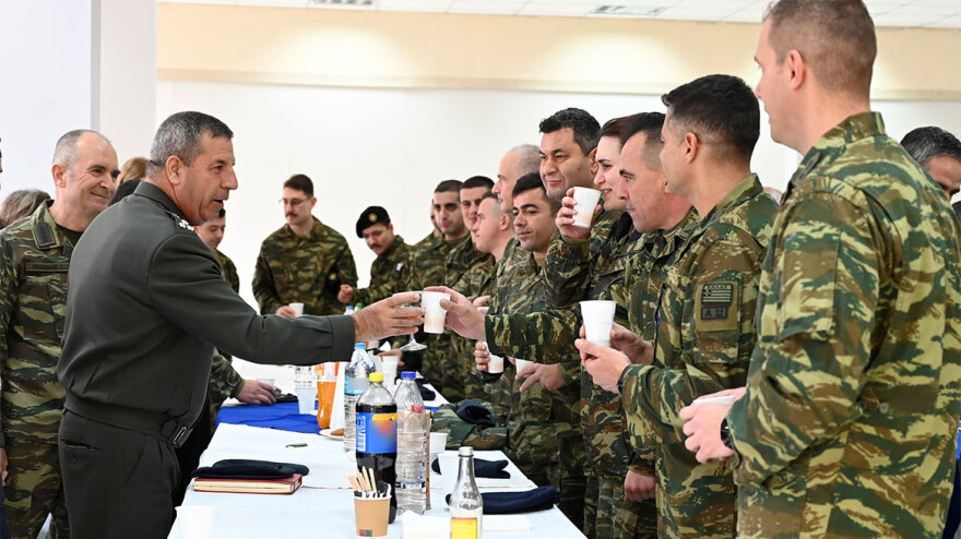 Ο Αρχηγός ΓΕΣ επισκέφθηκε στρατόπεδα της Αττικής ενόψει της Πρωτοχρονιάς