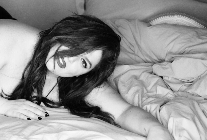 Δανάη Μπάρκα: Στέλνει το μήνυμά της στο κοινό από το... κρεβάτι της - «Να αγαπάς το να είσαι εσύ»