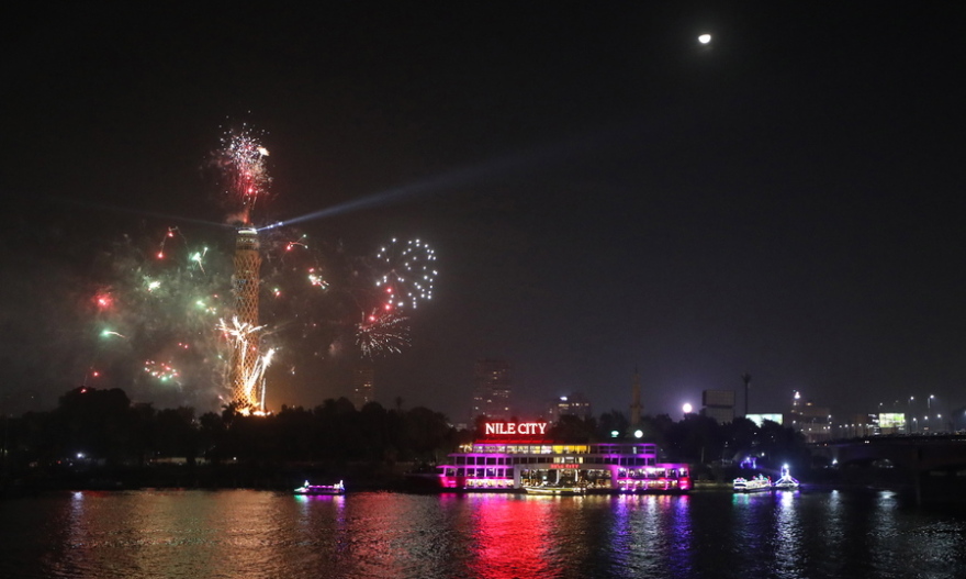 Με πυροτεχνήματα και υπαίθρια πάρτι υποδέχθηκε ο κόσμος το 2023 - Δείτε φωτογραφίες και βίντεο