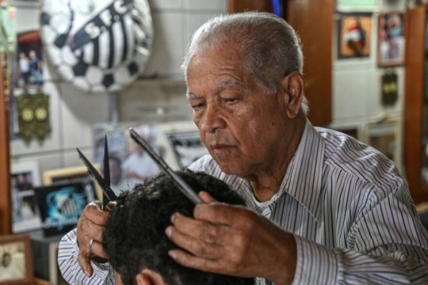 Πελέ: Ο κουρέας του θρηνεί για την απώλεια του βασιλιά