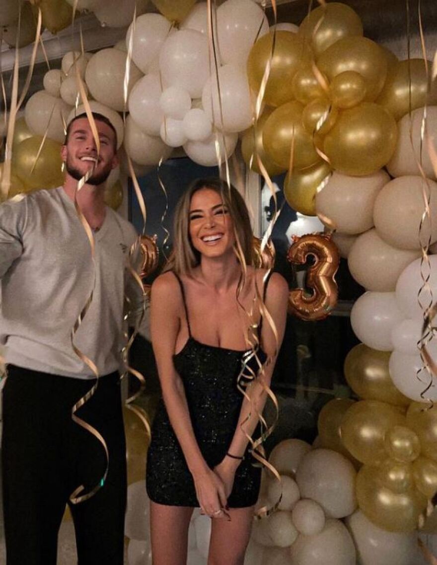 Ντιλέτα Λεότα: Άλλαξε τον χρόνο στην αγκαλιά του Κάριους 