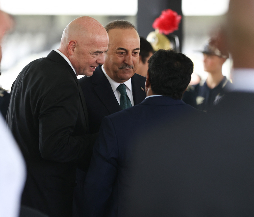 Πελέ: Δείτε live το λαϊκό προσκύνημα - Στο γήπεδο της Σάντος η σορός του