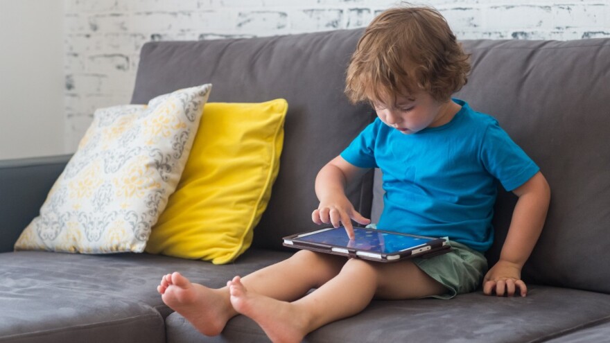 Πώς να απομακρύνουμε τα παιδιά μας από τις οθόνες - Η μετάβαση στην αναλογική ζωή