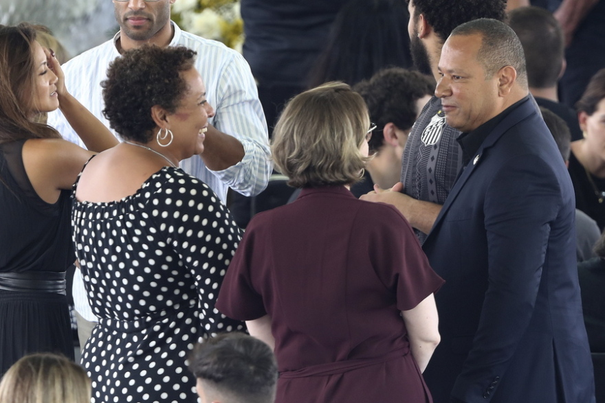 «Ζήτω ο Βασιλιάς»: Η Βραζιλία αποχαιρετάει τον Πελέ - Δείτε βίντεο και φωτογραφίες