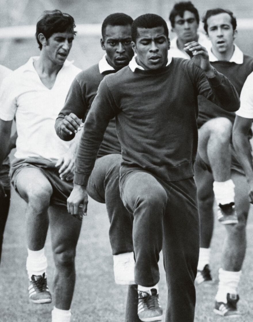 Πελέ: Η ιστορία  του πρώτου ποδοσφαιρικού σταρ του κόσμου 