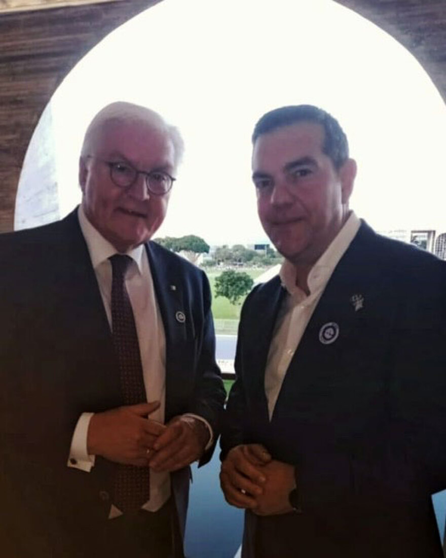 Οι επαφές Τσίπρα στο περιθώριο της ορκωμοσίας Λούλα και η χειραψία με τον Τσαβούσογλου