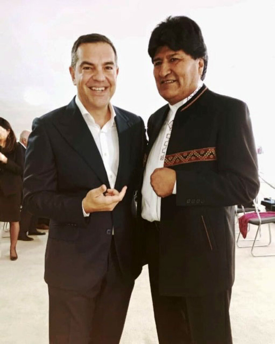 Οι επαφές Τσίπρα στο περιθώριο της ορκωμοσίας Λούλα και η χειραψία με τον Τσαβούσογλου