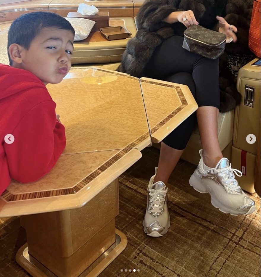 Χωρίζουν Ρονάλντο και Τζορτζίνα; - Γιατί ποστάρουν ξεχωριστά από το αεροπλάνο τους 