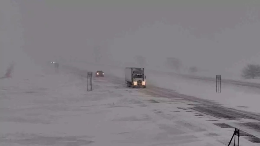 Νέα σφοδρή χιονοθύελλα στις βόρειες ΗΠΑ, χαλάζι και ανεμοστρόβιλοι στον νότο