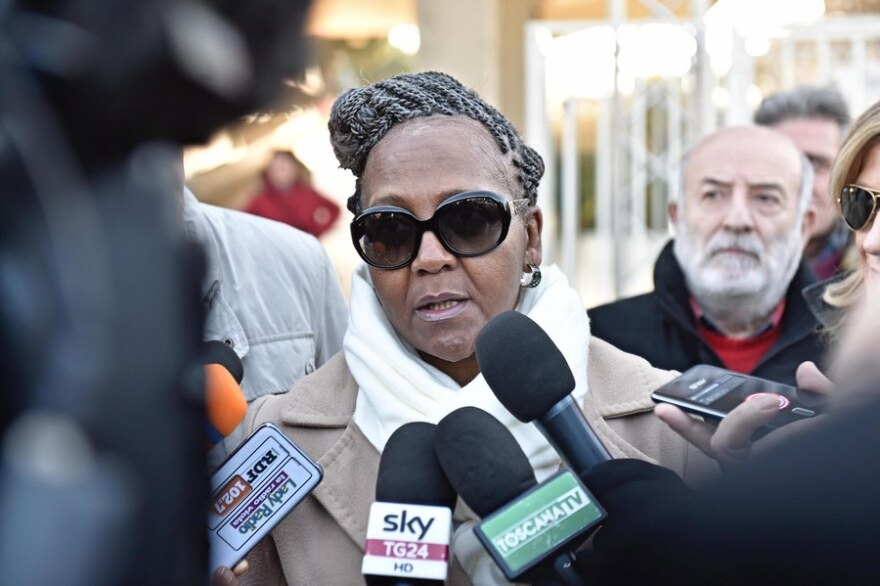 Χάρι - Μέγκαν: Κατηγορούνται ότι «κλέβουν» αποφθέγματα του Νέλσον Μαντέλα επειδή «πουλάει»