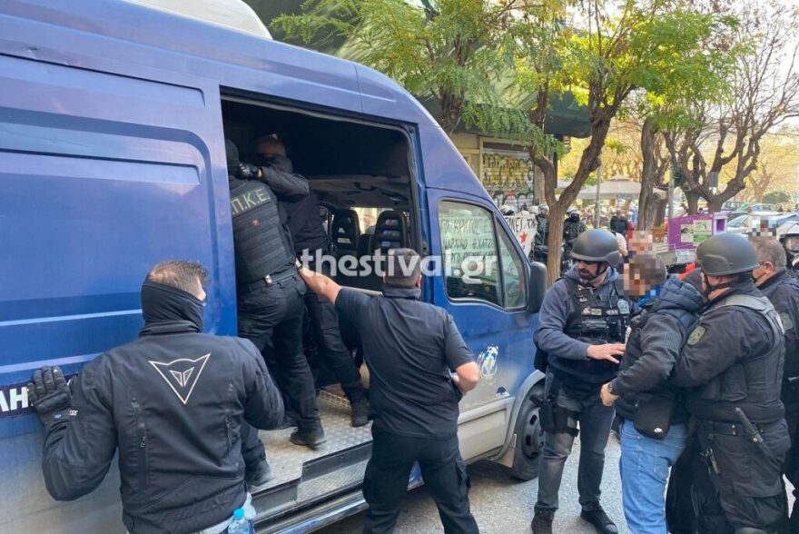 Θεσσαλονίκη: 29 συλλήψεις στη νέα επιχείρηση εκκένωσης της «Terra Incognita»