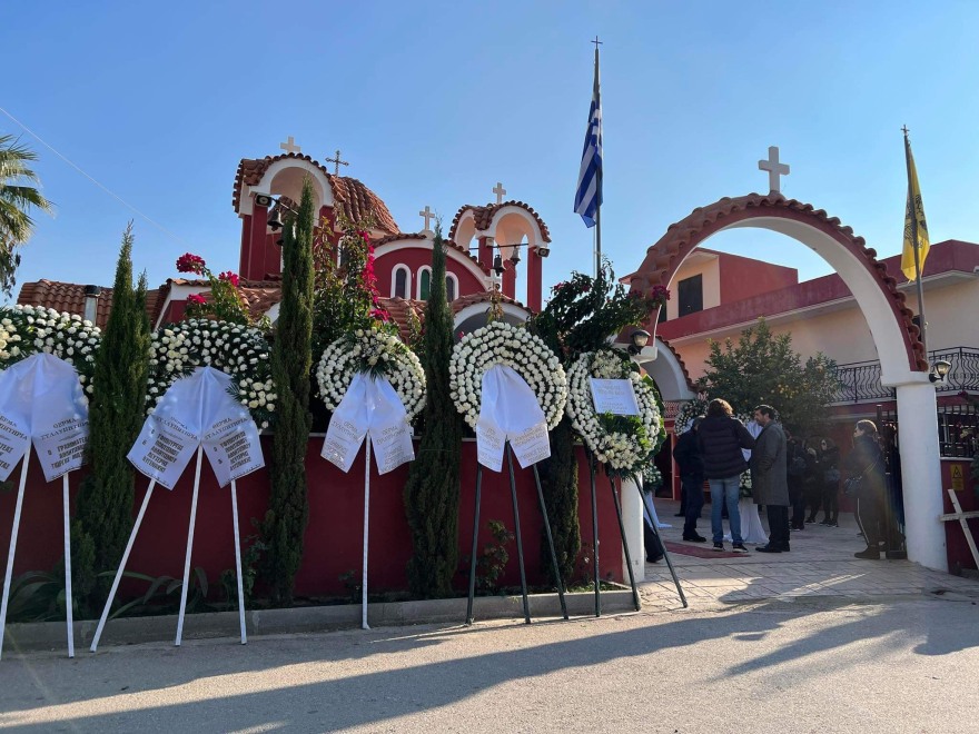 Βασίλης Τόπαλος: Οδύνη στο τελευταίο «αντίο» στον 16χρονο πυγμάχο