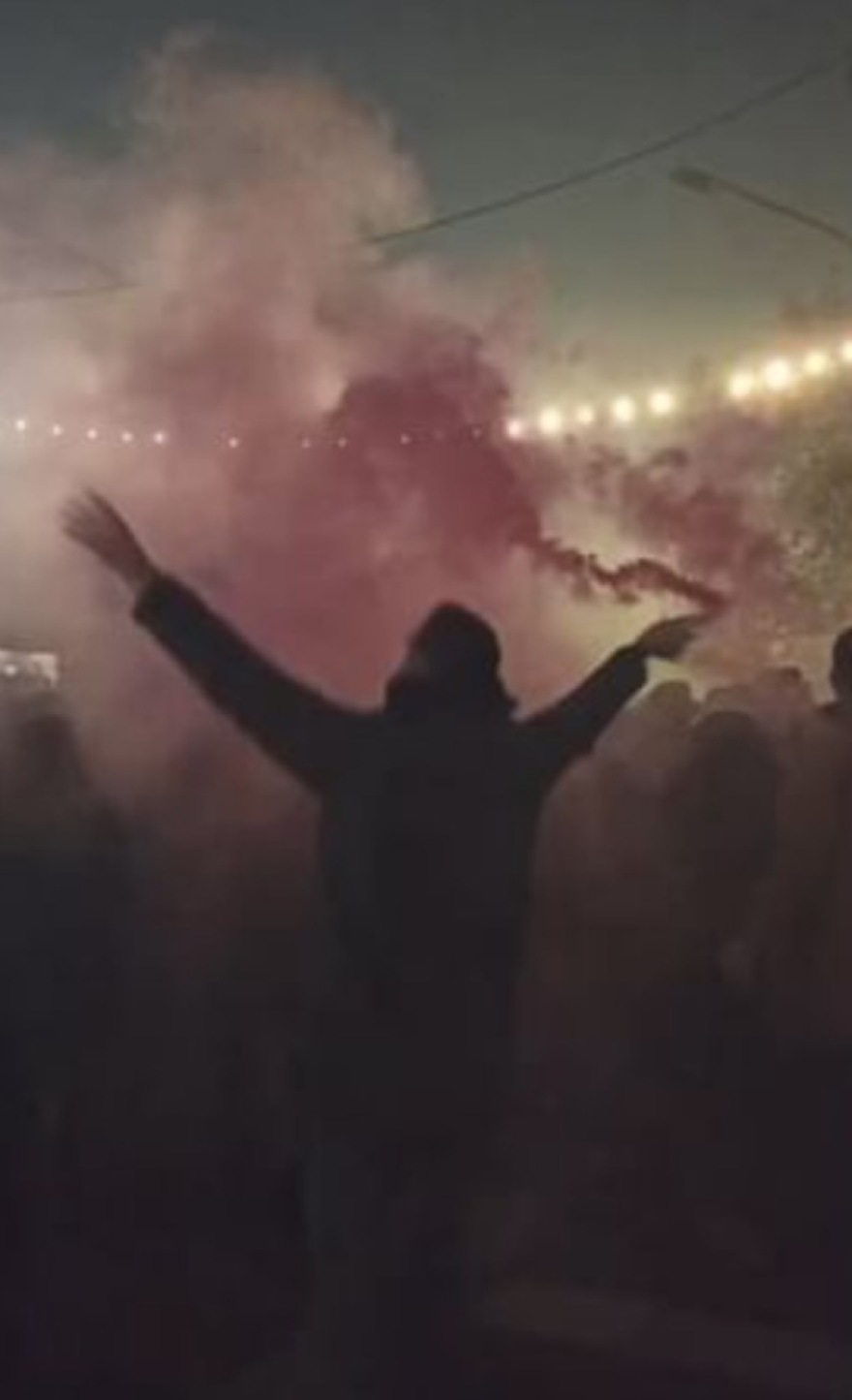 Λάρισα: Το πιο «τρελό» κλείσιμο μαγαζιού έγινε με πέταγμα τραπεζιών και σπασμένα πιάτα