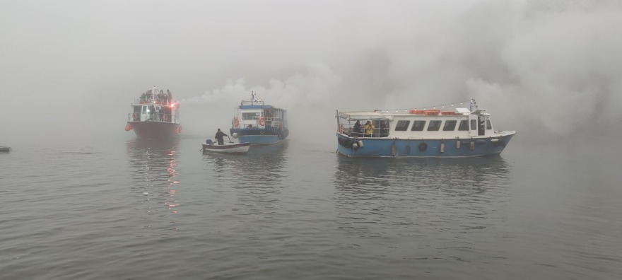 Από τον Πειραιά, στα Τζουμέρκα: Τα Θεοφάνια σε όλη την Ελλάδα σε φωτογραφίες και βίντεο