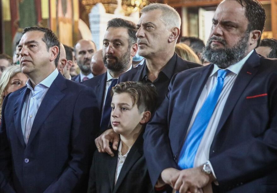 Από τον Πειραιά, στα Τζουμέρκα: Τα Θεοφάνια σε όλη την Ελλάδα σε φωτογραφίες και βίντεο