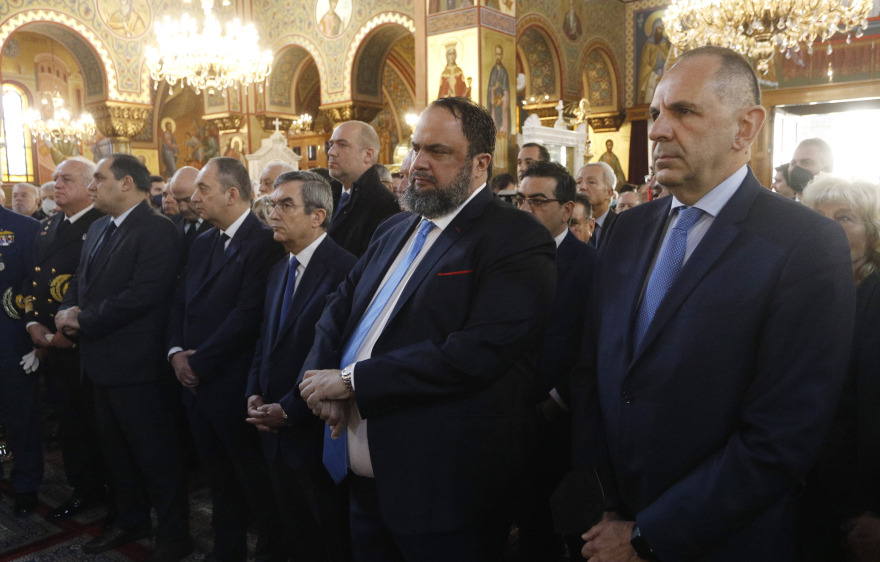 Θεοφάνια: Με λαμπρότητα ο αγιασμός των υδάτων σε Αθήνα και Πειραιά