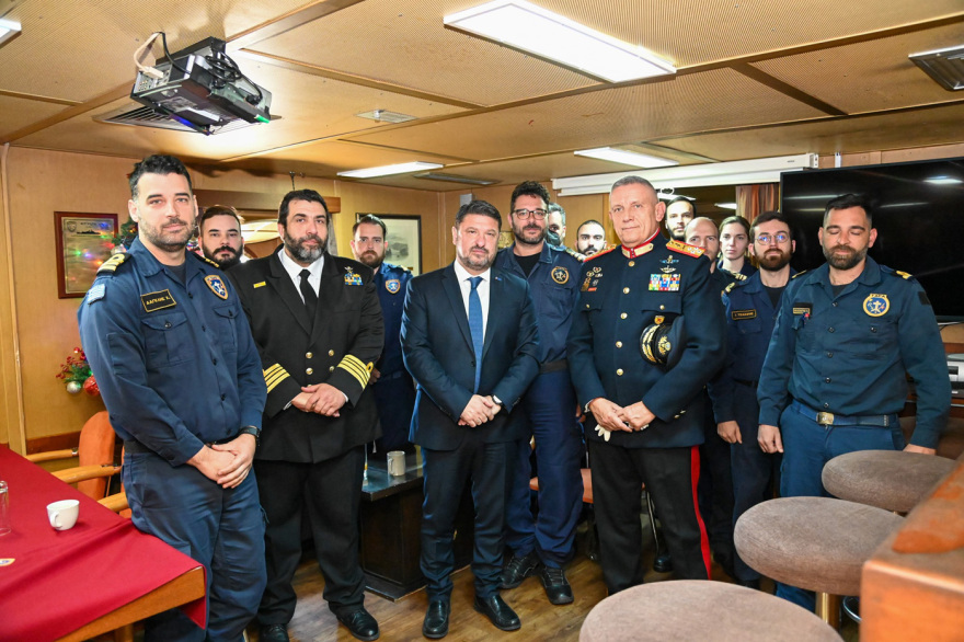 Χαρδαλιάς: Θεοφάνια στο Ναύσταθμο Κρήτης - Στο λιμάνι της Σούδας για τον Τίμιο Σταυρό (φωτογραφίες)