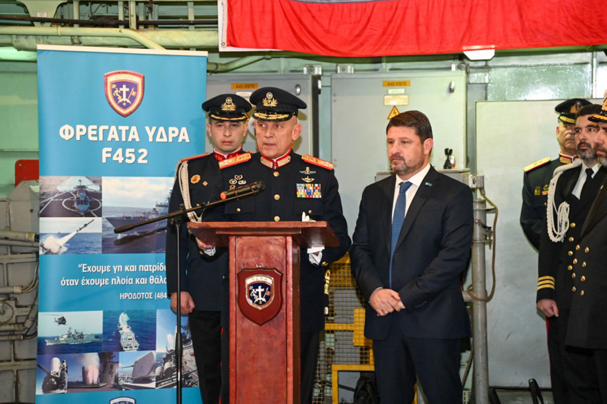 Χαρδαλιάς: Θεοφάνια στο Ναύσταθμο Κρήτης - Στο λιμάνι της Σούδας για τον Τίμιο Σταυρό (φωτογραφίες)