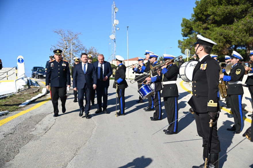 Χαρδαλιάς: Θεοφάνια στο Ναύσταθμο Κρήτης - Στο λιμάνι της Σούδας για τον Τίμιο Σταυρό (φωτογραφίες)