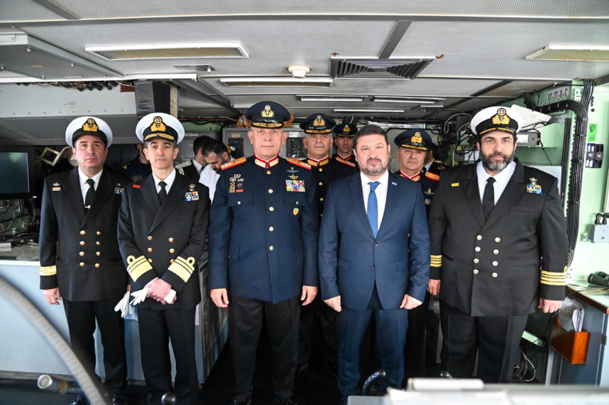 Χαρδαλιάς: Θεοφάνια στο Ναύσταθμο Κρήτης - Στο λιμάνι της Σούδας για τον Τίμιο Σταυρό (φωτογραφίες)