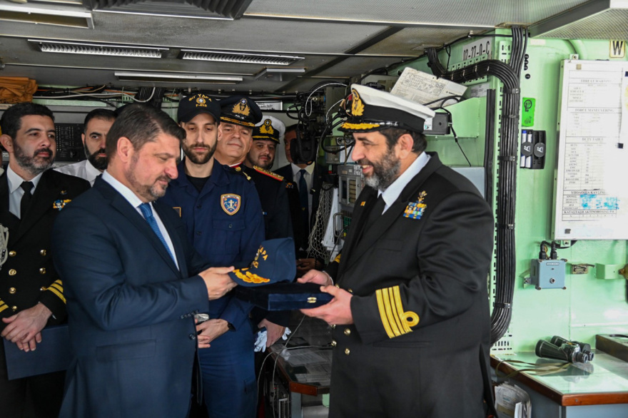 Χαρδαλιάς: Θεοφάνια στο Ναύσταθμο Κρήτης - Στο λιμάνι της Σούδας για τον Τίμιο Σταυρό (φωτογραφίες)