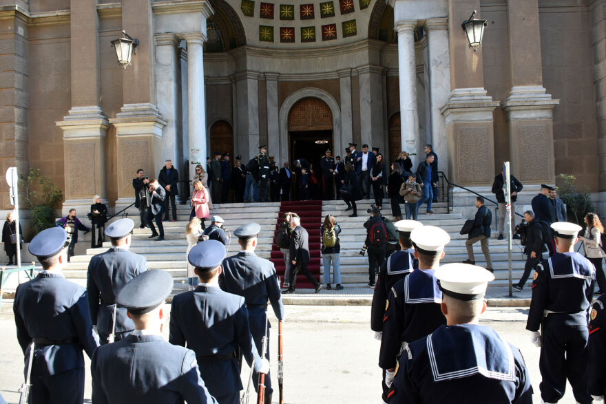 Από τον Πειραιά, στα Τζουμέρκα: Τα Θεοφάνια σε όλη την Ελλάδα σε φωτογραφίες και βίντεο