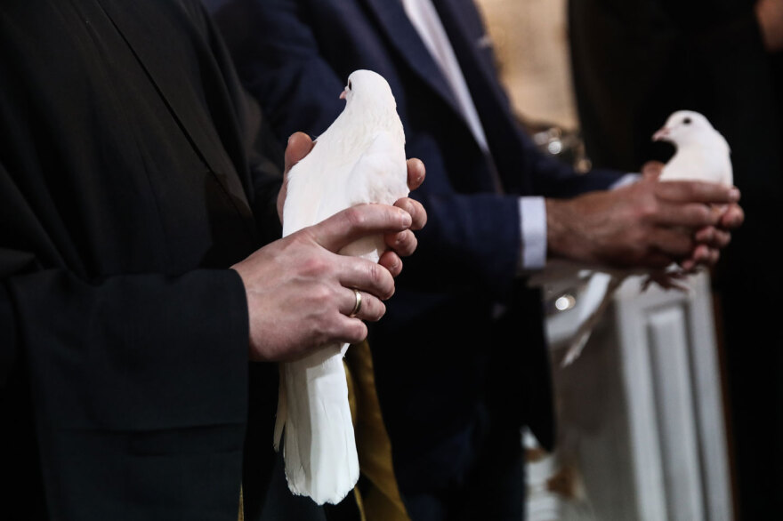 Από τον Πειραιά, στα Τζουμέρκα: Τα Θεοφάνια σε όλη την Ελλάδα σε φωτογραφίες και βίντεο