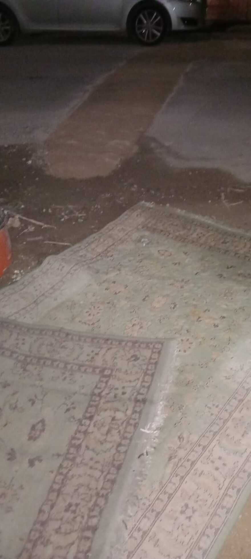 Αλεξανδρούπολη: Viral η λακούβα που σκέπασαν με χαλί!