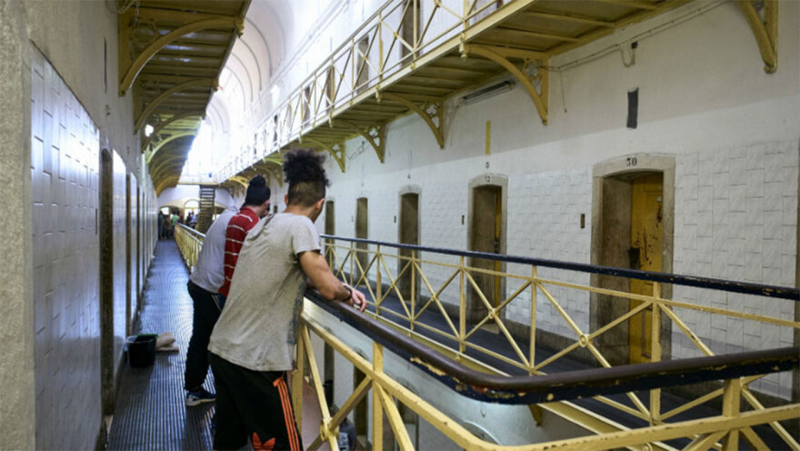 Πάνω από 55% οι αλλοδαποί κρατούμενοι στις ελληνικές φυλακές σήμερα!