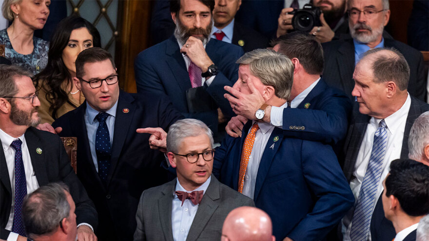 ΗΠΑ-Βουλή των Αντιπροσώπων: Καρέ-καρέ το κεφαλοκλείδωμα πριν το deal που έφερε την εκλογή Μακάρθι