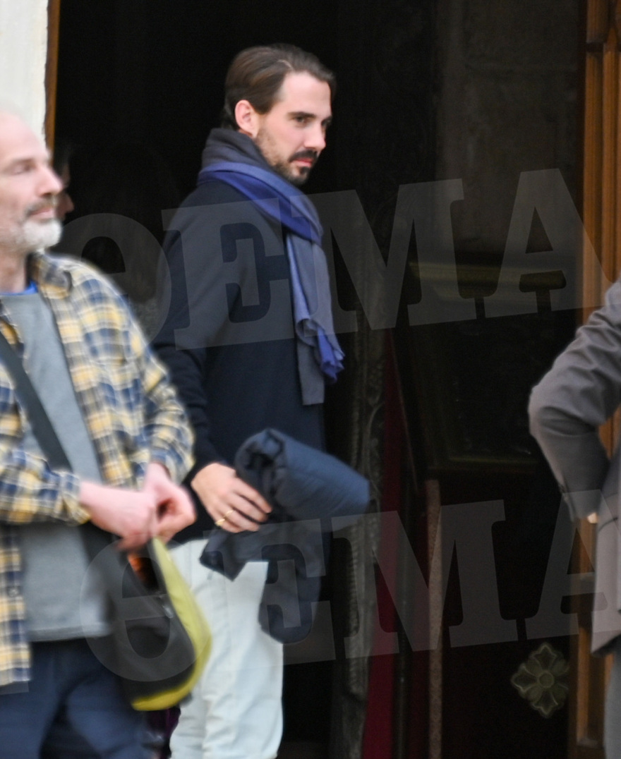 Η βασιλική οικογένεια  προσευχήθηκε για τον Κωνσταντίνο στη Μητρόπολη, ήλθαν όλοι στην Αθήνα - Δείτε φωτογραφίες