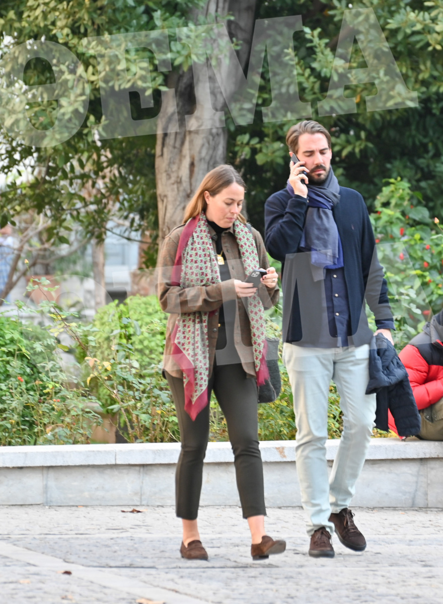 Η βασιλική οικογένεια  προσευχήθηκε για τον Κωνσταντίνο στη Μητρόπολη, ήλθαν όλοι στην Αθήνα - Δείτε φωτογραφίες