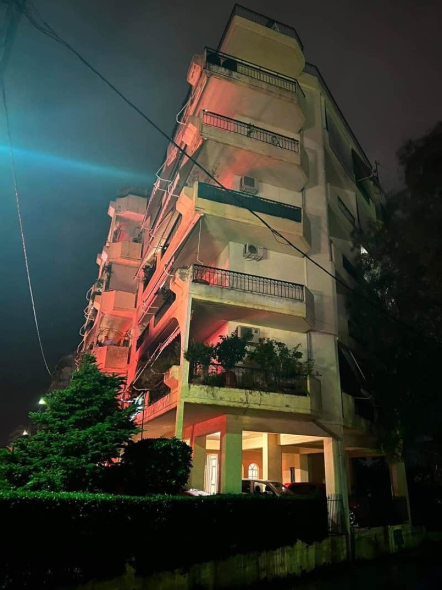 Αγρίνιο: 35χρονος έκαψε το σπίτι του και έκανε βουτιά στο κενό από την ταράτσα