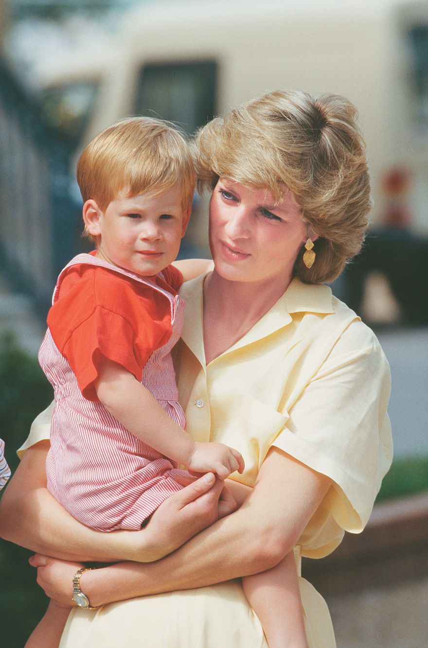 «Μου έδωσες διάδοχο, τώρα και ρεζέρβα» - Η φράση του Καρόλου στη Νταϊάνα που έκανε τον Χάρι να τον μισήσει - Προδημοσίευση από το βιβλίο