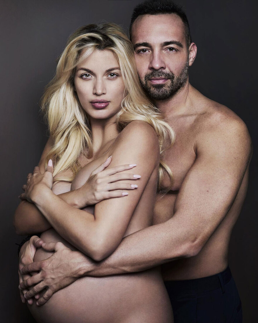 Σπυροπούλου και Σταθοκωστόπουλος γιορτάζουν γυμνοί το «θαύμα της ζωής» 