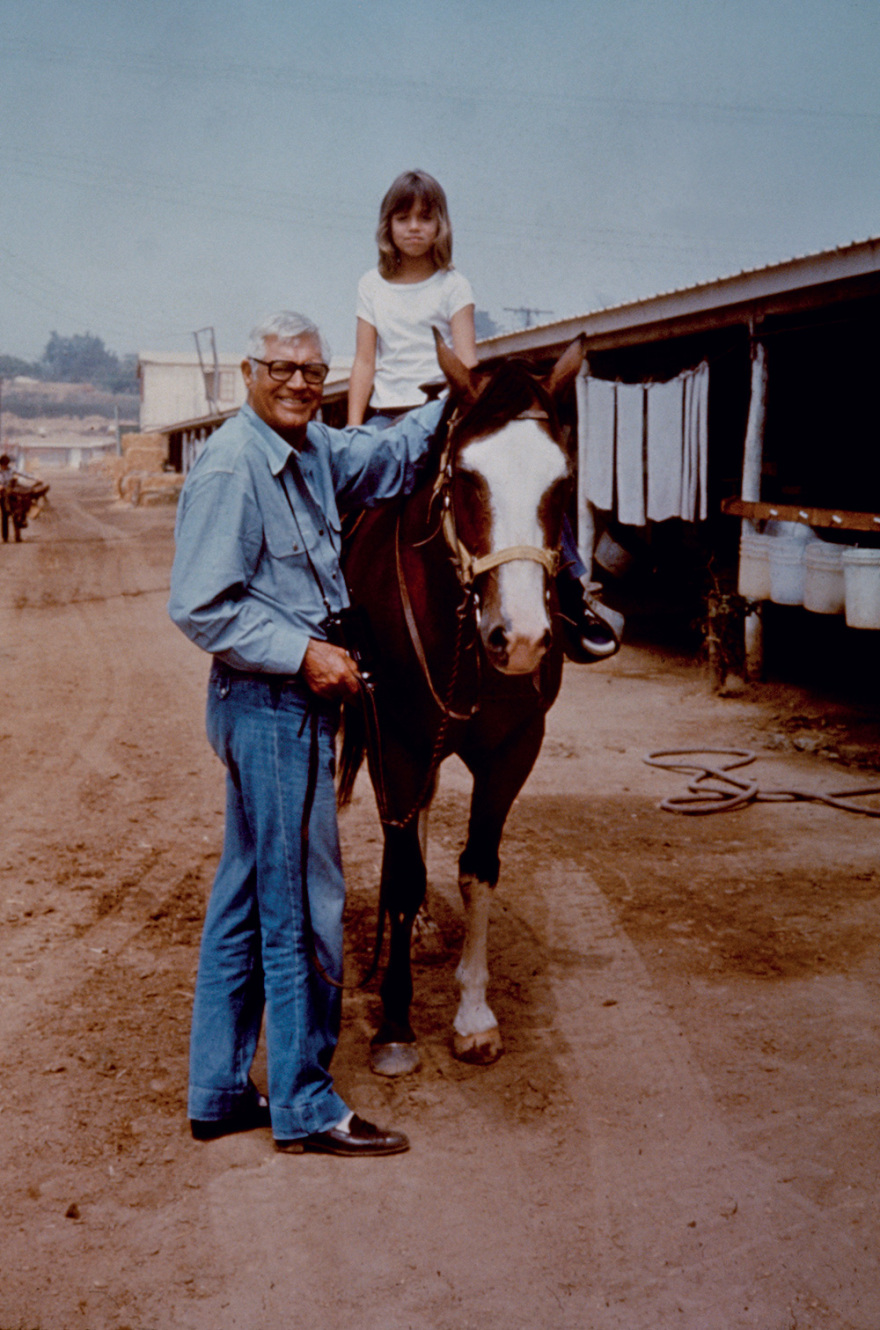 Κάρι Γκραντ: Η μυθιστορηματική ζωή του μεταφέρεται στη μικρή οθόνη