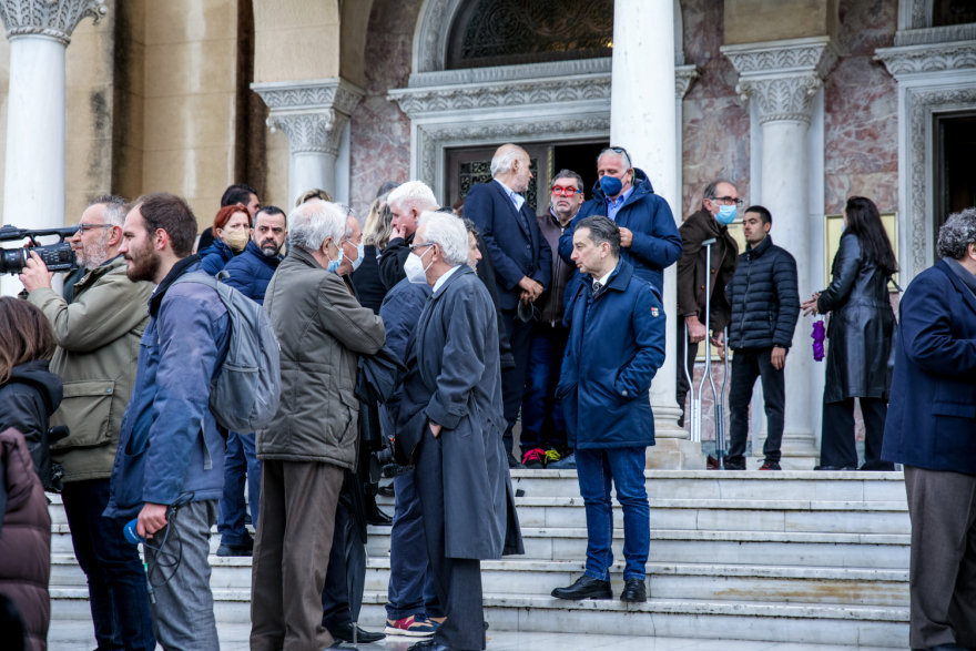 Παναγιώτης Τζένος: Το τελευταίο αντίο στην Πάτρα - Θλίψη στην κηδεία του (φωτογραφίες & βίντεο)